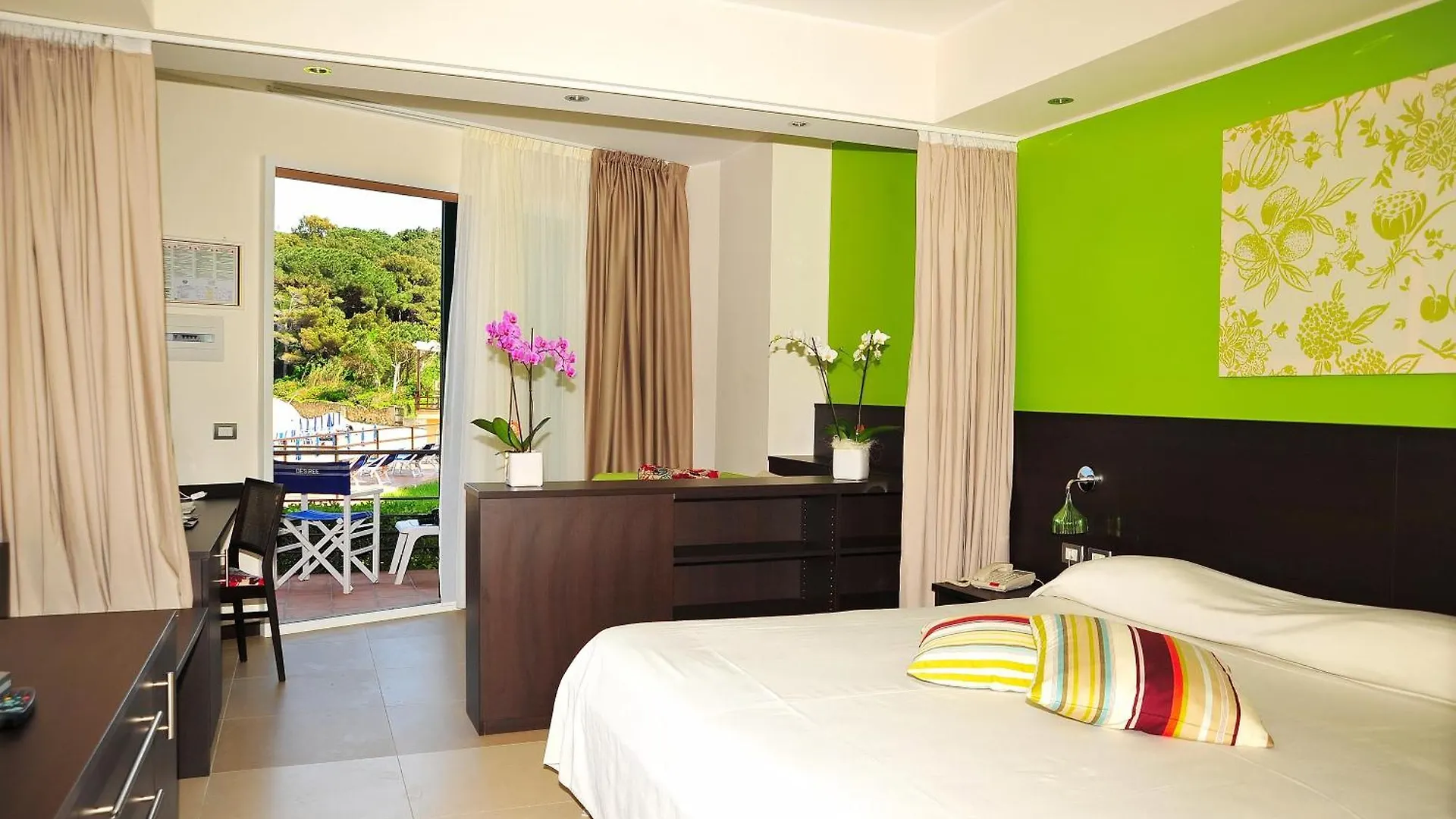 Hotel Desiree Procchio  4*, Procchio (Isola d'Elba)